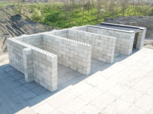 Mury-oporowe-zasiek-betonowy-klocki-betonowe-bloki